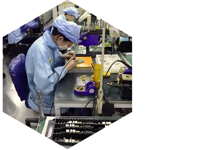 车间3 工人作业.jpg